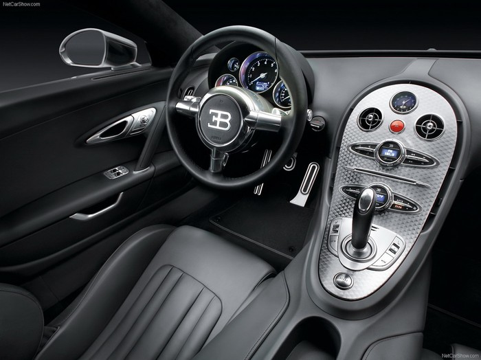 Một số hình ảnh nội thất của chiếc Bugatti Veyron.